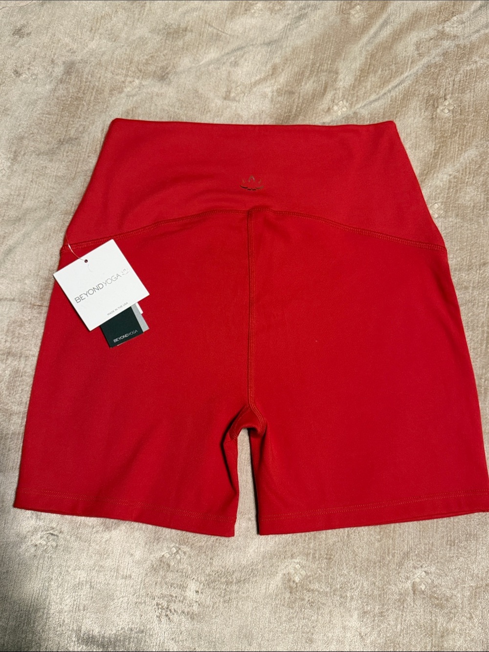 NWT Beyond Yoga Crimson High-Waist Bike Shorts Large